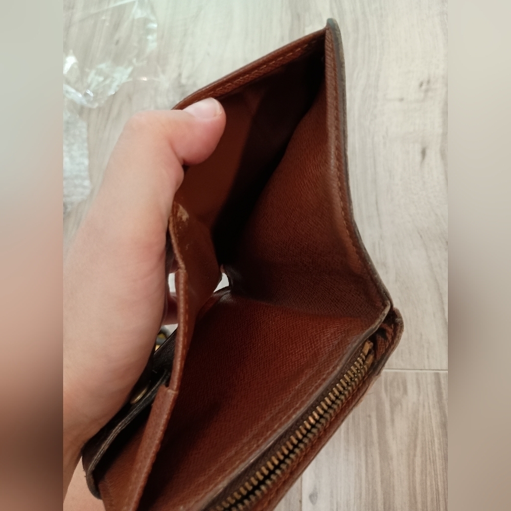 Louis Vuitton Brown Mongram Canvas Wallet Bi Fold - Picture 7 of 12